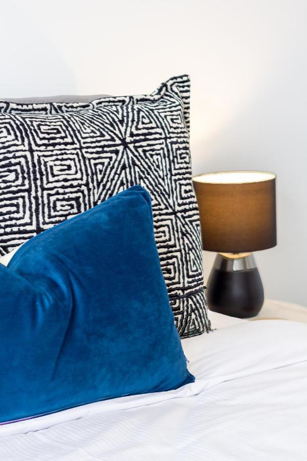 Upper Riccarton Dream - 2 Bed 2 Bath W/carpark