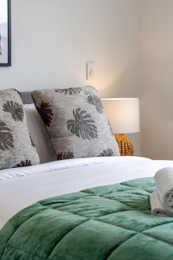 Upper Riccarton Dream - 2 Bed 2 Bath W/carpark