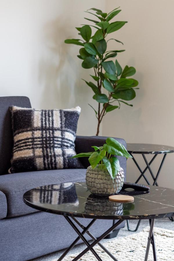 Upper Riccarton Dream - 2 Bed 2 Bath W/carpark