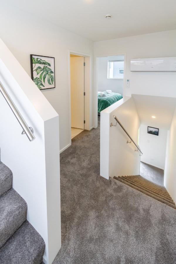 Upper Riccarton Dream - 2 Bed 2 Bath W/carpark