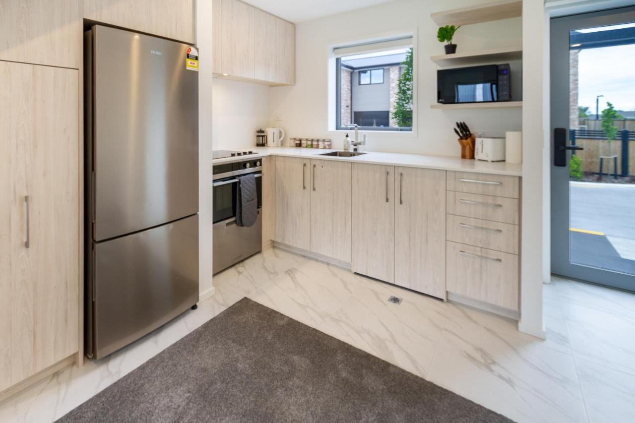 Upper Riccarton Dream - 2 Bed 2 Bath W/carpark Apartment Christchurch