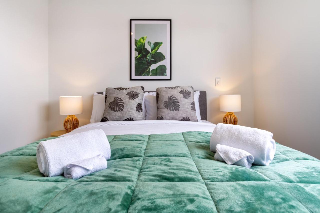 Upper Riccarton Dream - 2 Bed 2 Bath W/carpark Christchurch