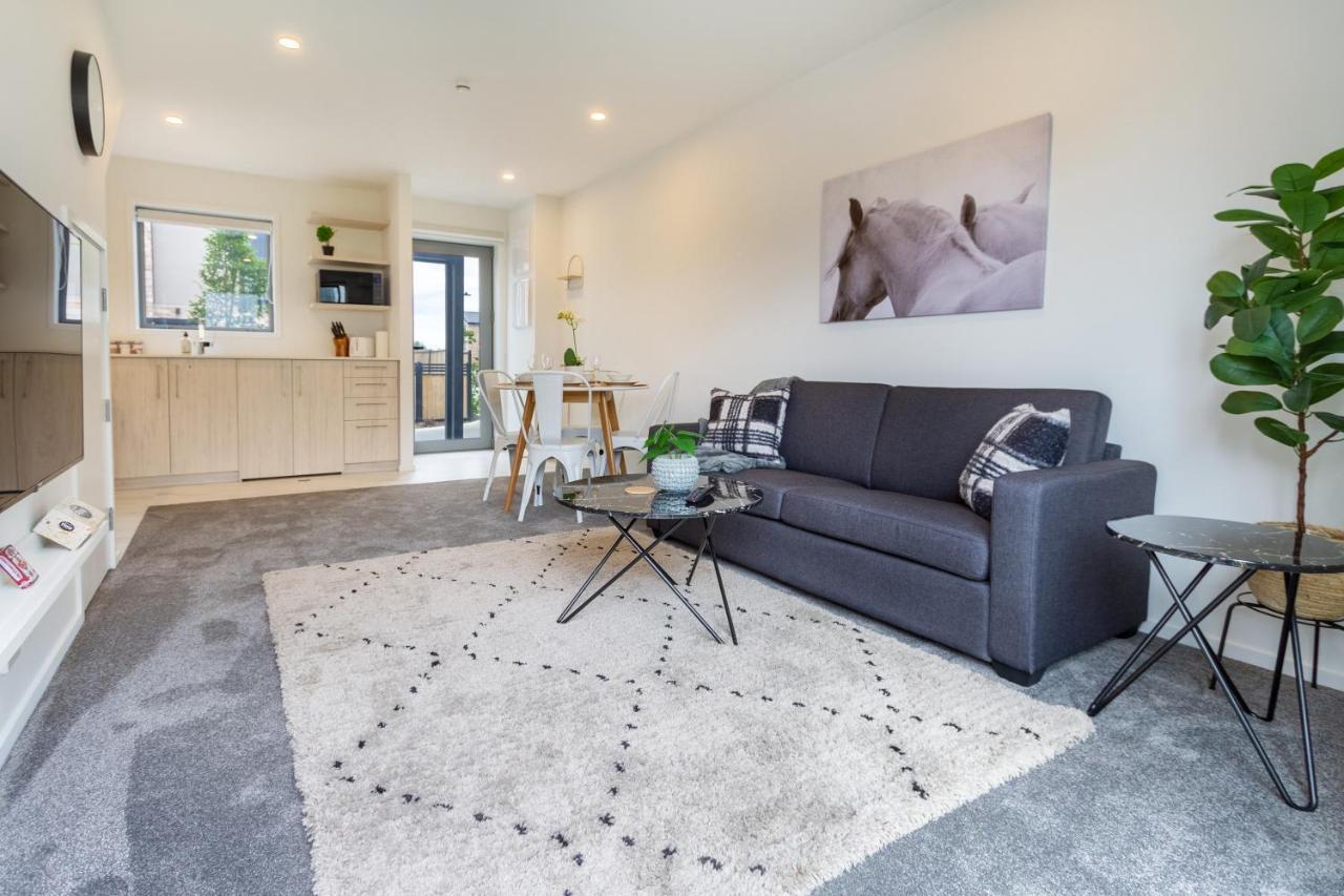 Upper Riccarton Dream - 2 Bed 2 Bath W/carpark Apartment *