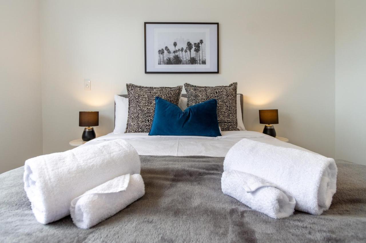 Upper Riccarton Dream - 2 Bed 2 Bath W/carpark Christchurch